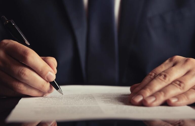 Avukat Seçerken Bilmeniz Gerekenler